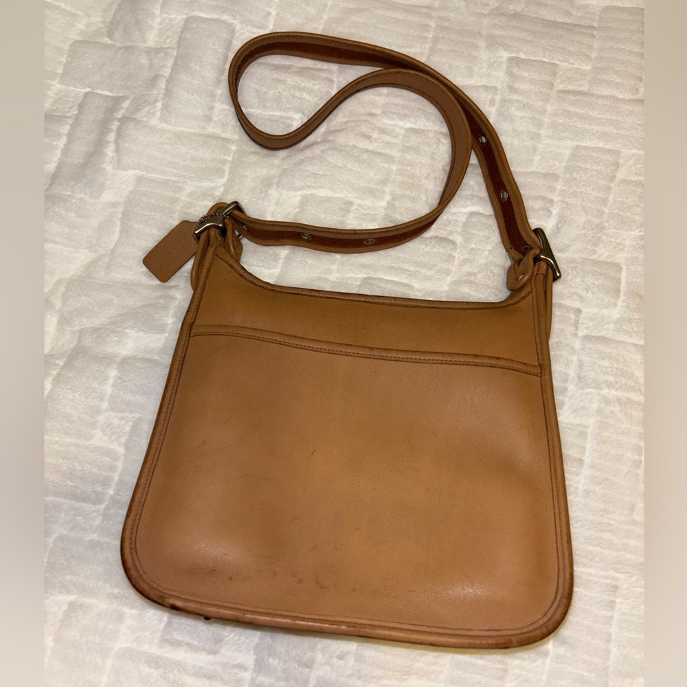 Vintage Coach Legacy Zip Crossbody Shoulder Bag in light tan